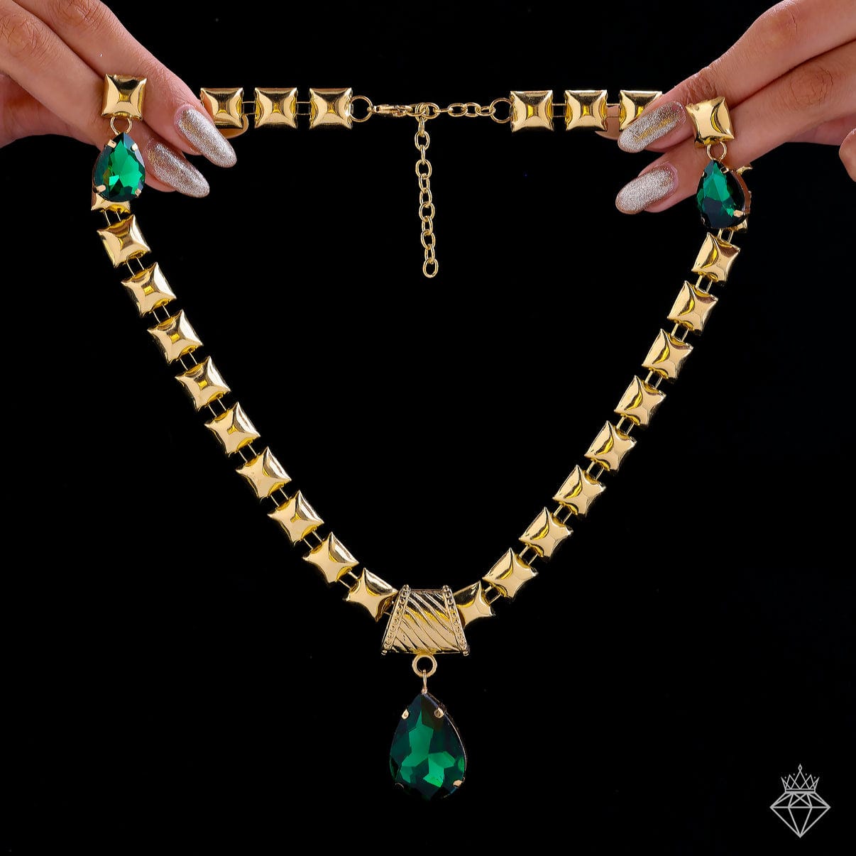 Skyora Anti-Tarnish Crystal Necklace Set With Earrings